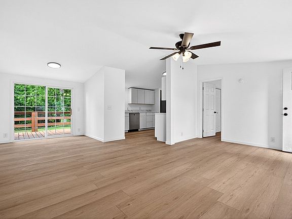 4th image of 1437 Jefferson Rd