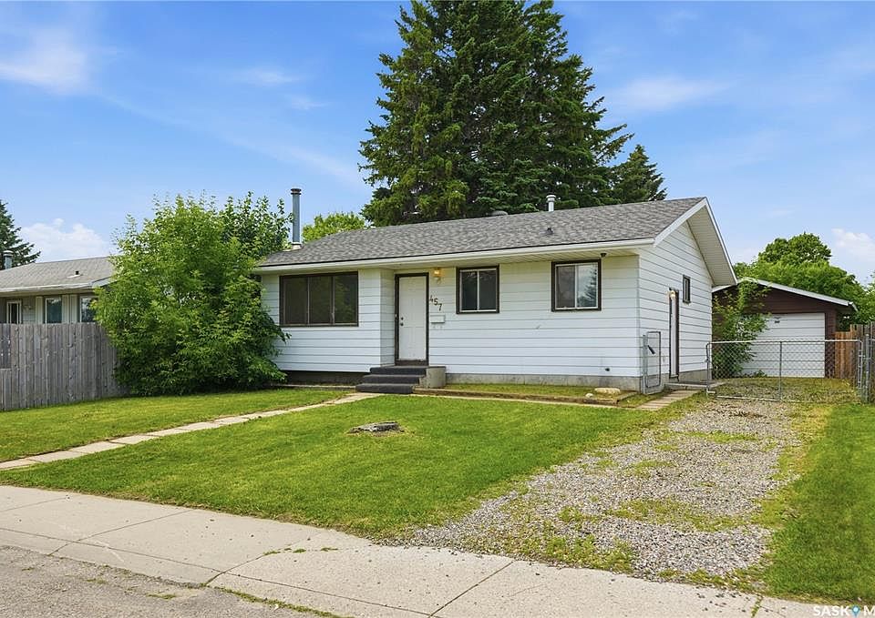 1st image of 457 Meighen CRESCENT