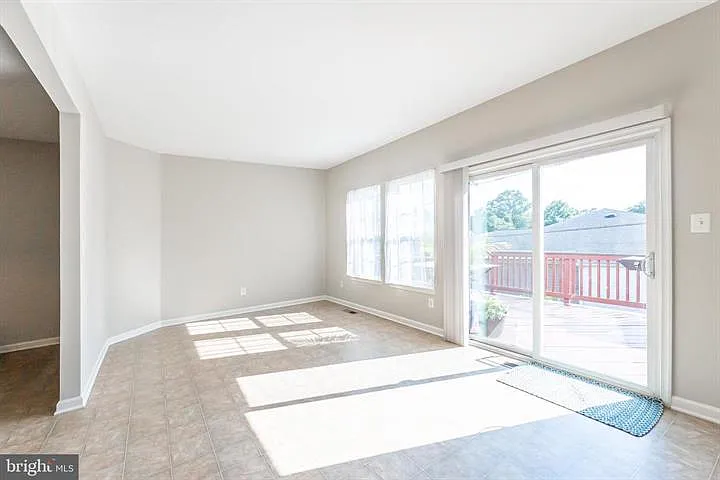 10246 Whitworth Ln — Photo 14