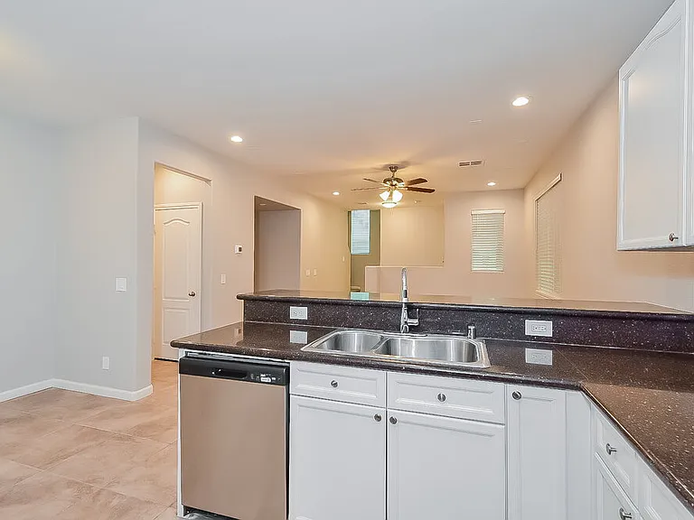 10569 Hamdem Ave — Photo 8