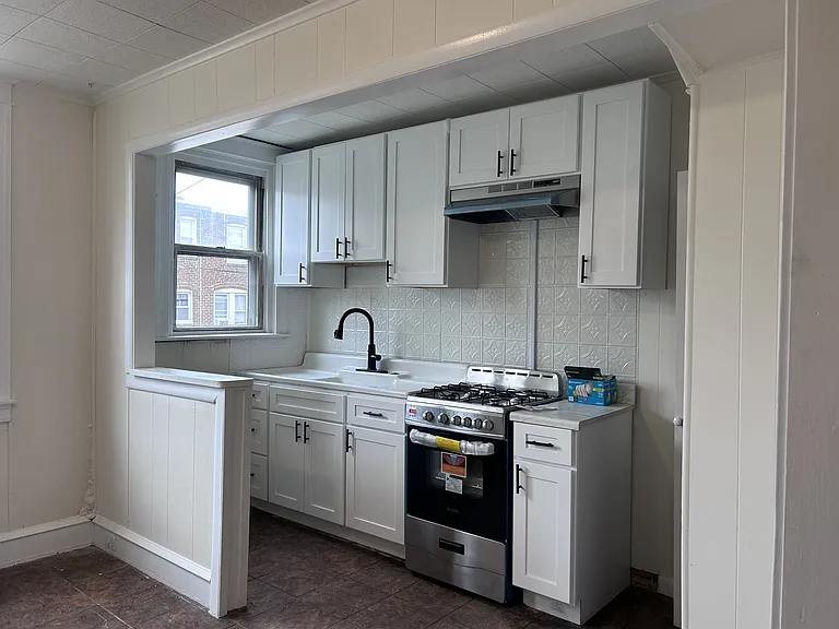 2113 Larue St — Photo 1