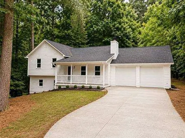 6211 Emerald Springs Dr, Acworth, GA 30102