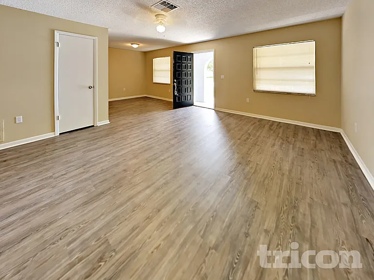 4348 Black Fox Dr — Photo 4