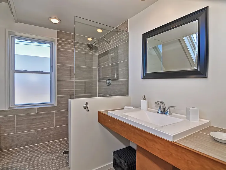 660 Washington St — Photo 28