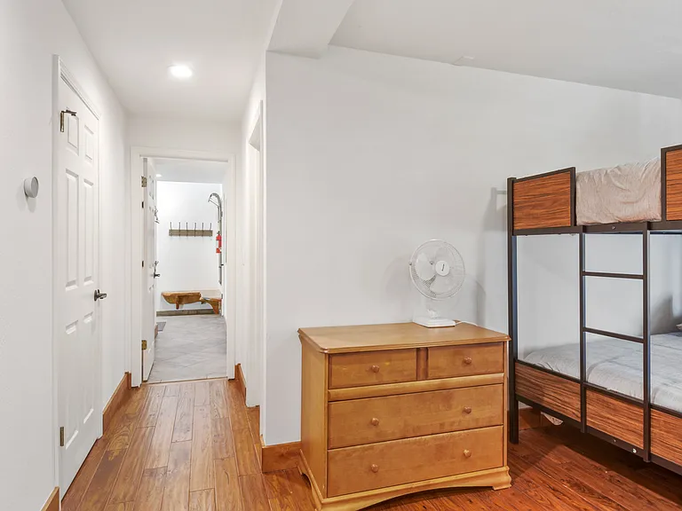 9833 Yacht St — Photo 31