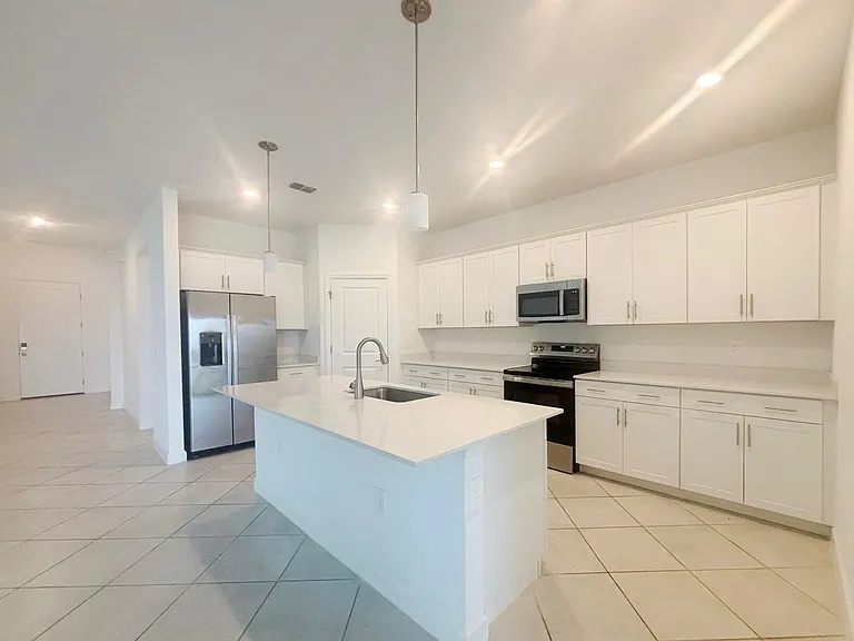 8318 Waterscape Rd — Photo 17