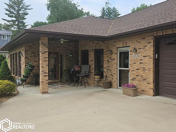 3rd image of 1326 Lakeshore Dr