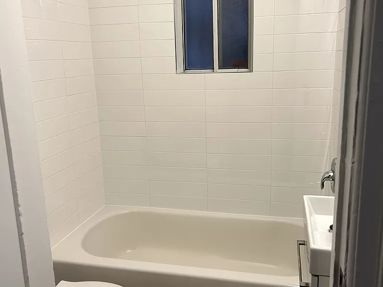 1293 Gerrard St E #1 — Photo 11
