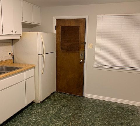 2nd image of 4829 W 31st St #1W