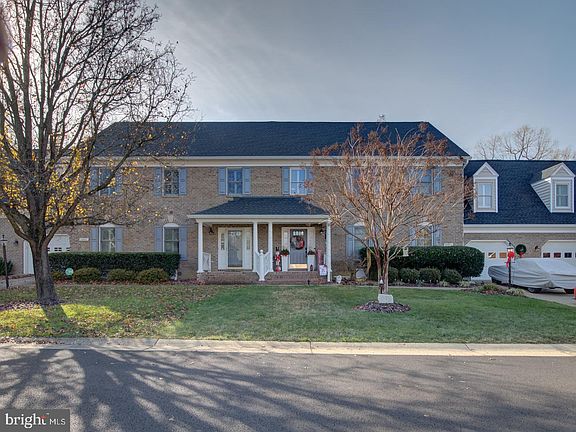 4th image of 9904 Altamont Cir