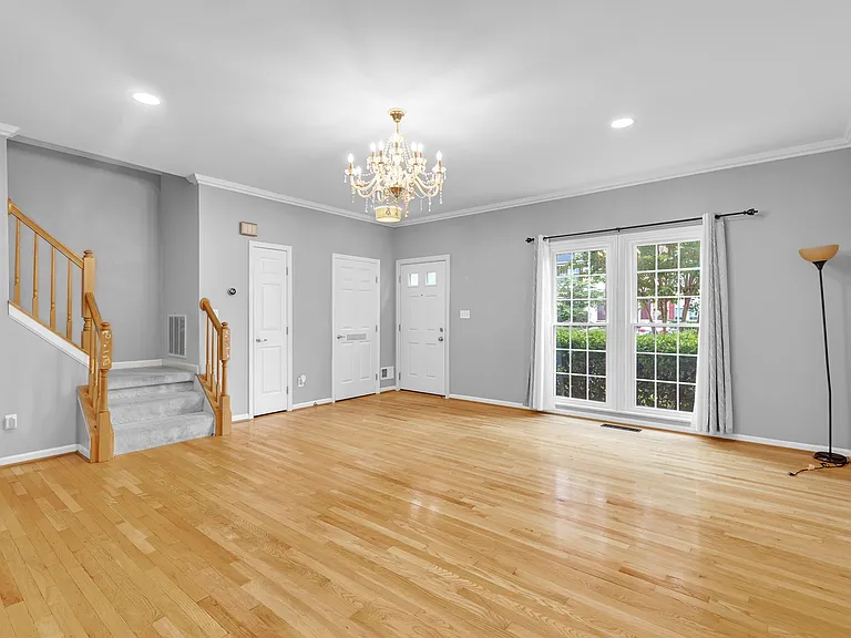 6880 Ridge Water Ct — Photo 2