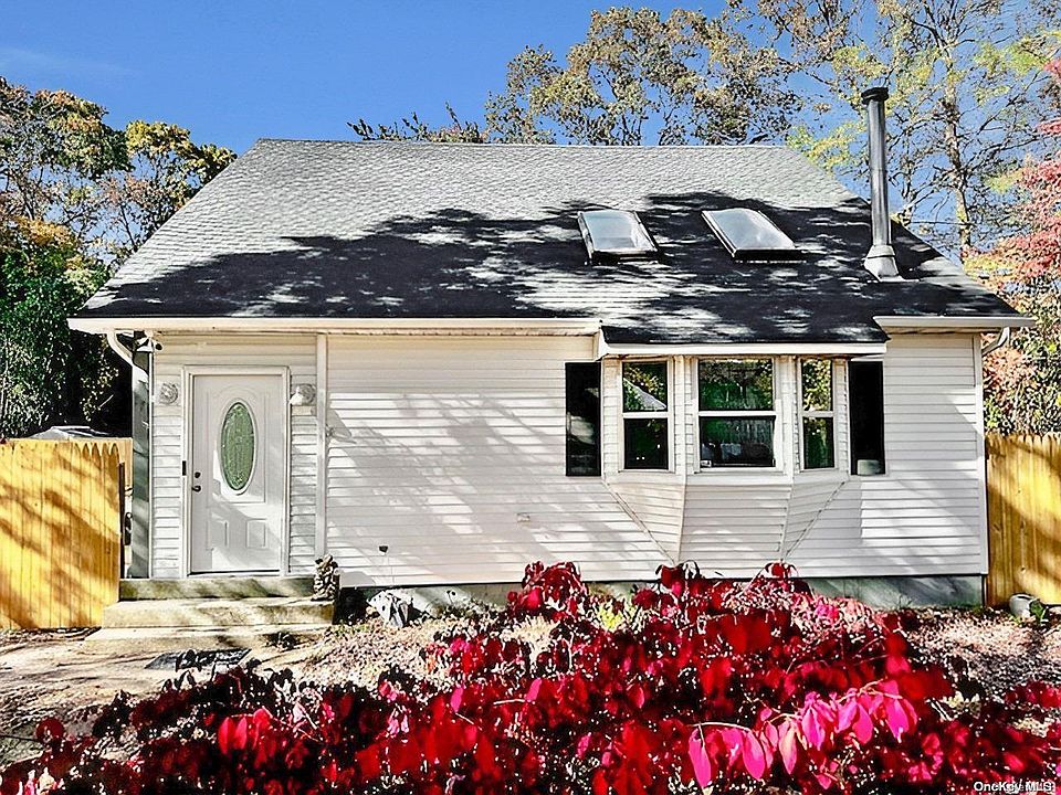1st image of 17 Pinewood Drive