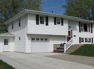 500 Oak Dr, Wayne, NE 68787