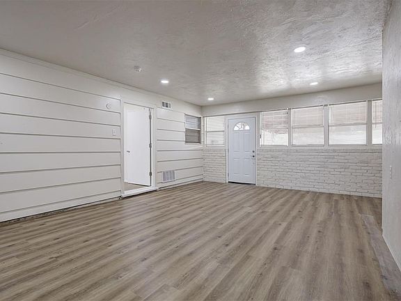 3rd image of 2741 SW 60th St