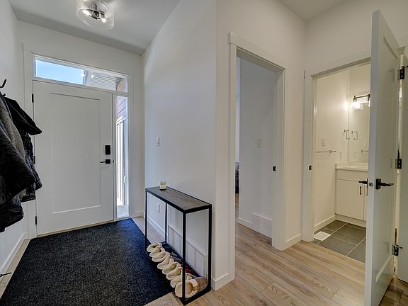 3rd image of 220 Shepherd Rd #2