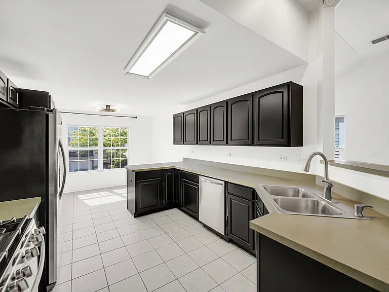 2290 Scott Ln #2290 — Photo 12