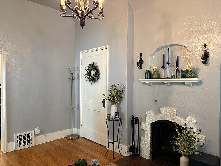 4519 Woolworth Ave — Photo 50