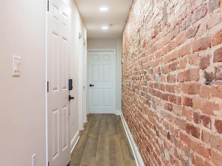 1042 Edmondson Ave — Photo 8
