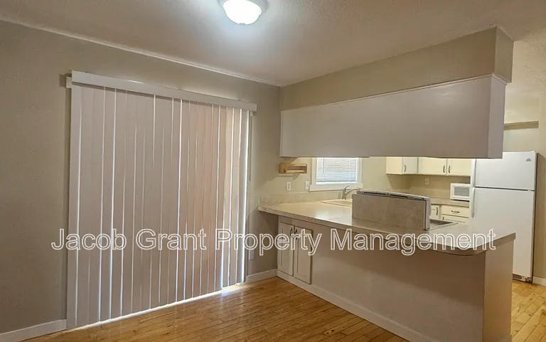 510 N Bob O Link Dr — Photo 4