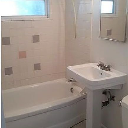 3rd image of 701 47th Ave N