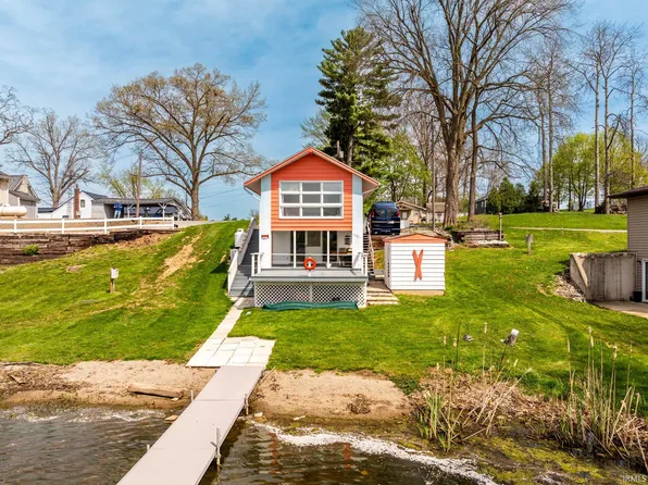 2000 Ln 120 Hamilton Lake Ln, Hamilton, IN 46742