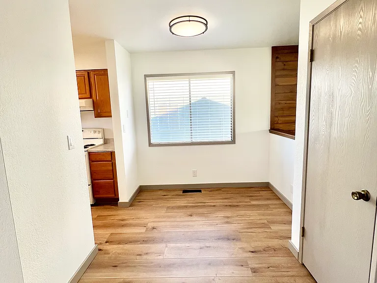 122-126 I St SW #122 — Photo 9