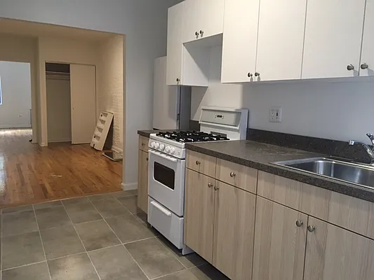 Rented by Tompkins Square Realty | media 15