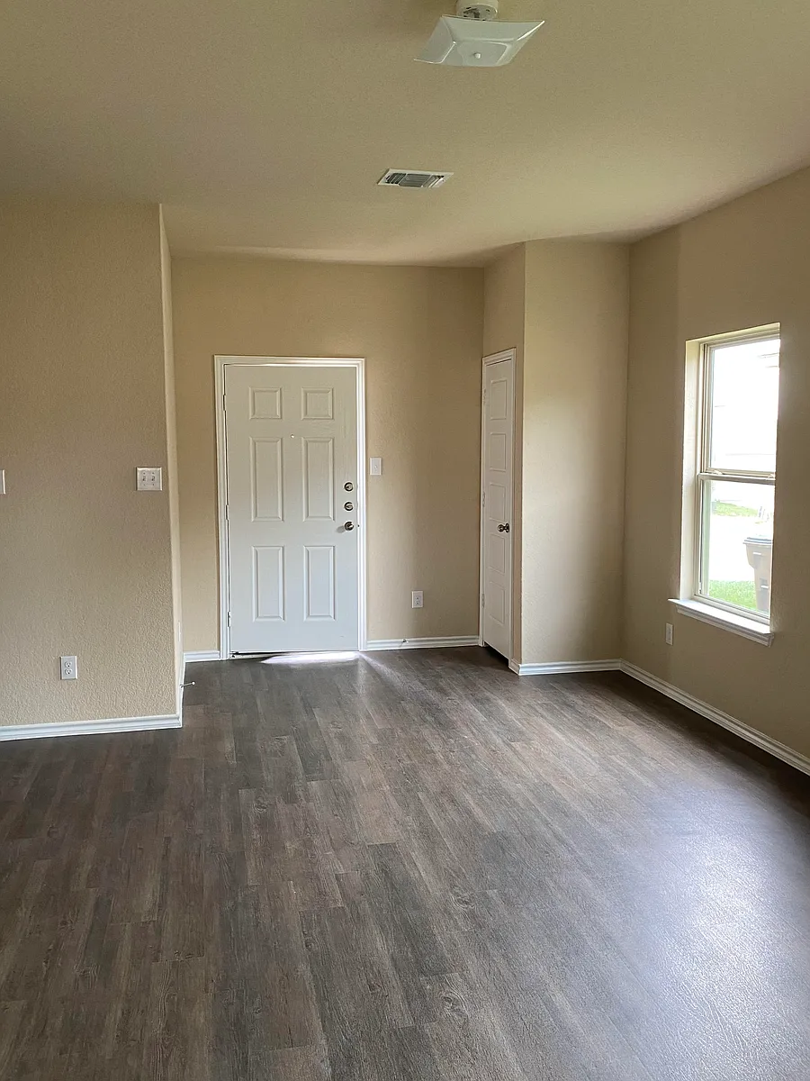 Building Photo - 7331 Barlow Grv