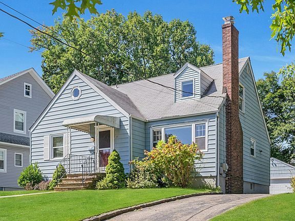 2nd image of 44 Montrose Ave