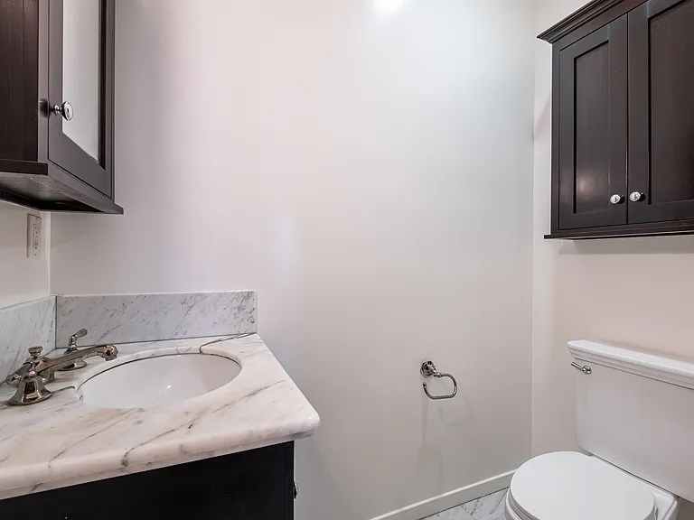 10836 Lindbrook Dr #3 — Photo 17