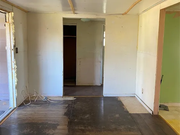 303 Pecan St, Bardwell, TX 75101