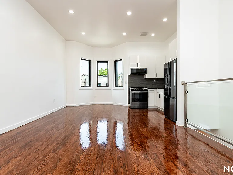 431 Cleveland St #3 — Photo 1