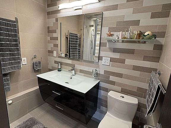 Bathroom, heated floor