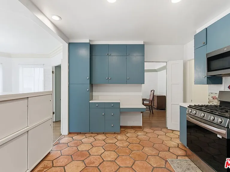 1530 Valley View Rd — Photo 14