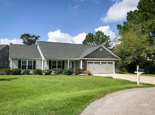 102 Pharlap Dr, Sneads Ferry, NC 28460