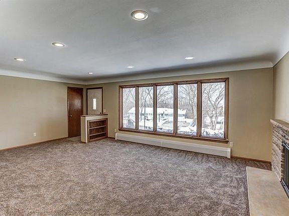 2nd image of 1525 Circle Dr