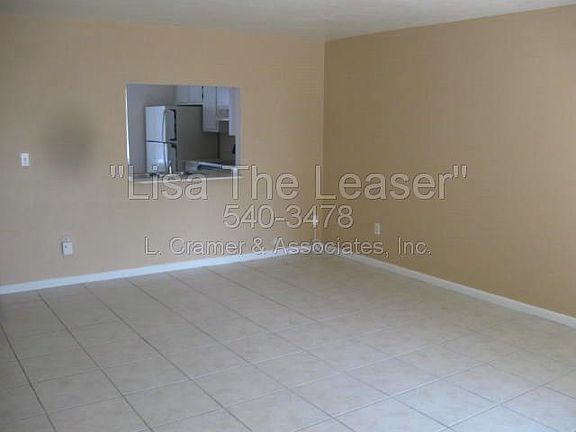 2nd image of 716 SE 4th Ter APT B