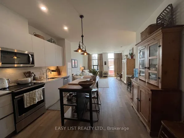 21 Matchedash St S #316, Orillia, ON L3V 4W4