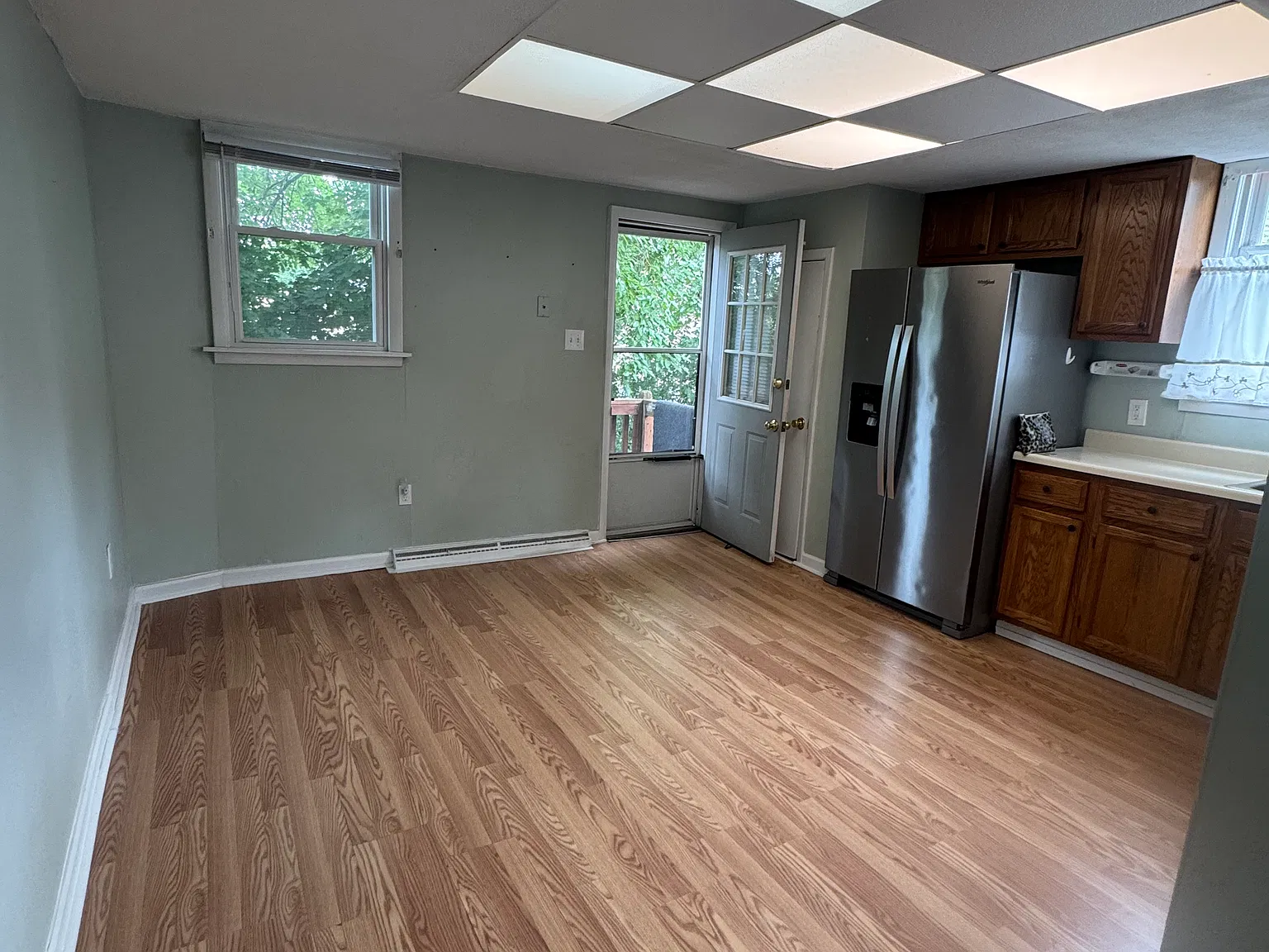 3 bed, 1300 sqft, $1,100 — Photo 3