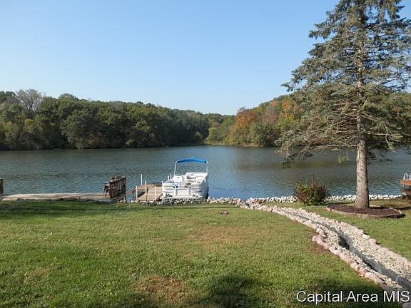 5th image of 1024 W Shore Dr