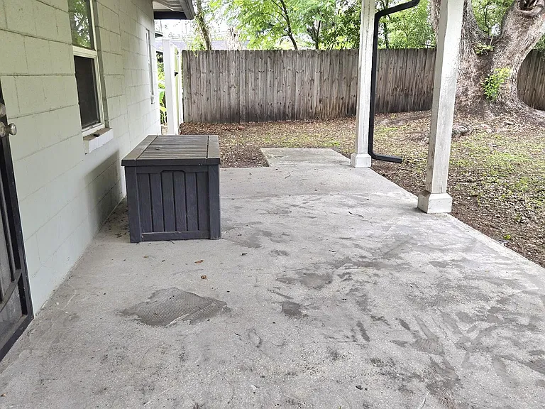 615 Luna Ct — Photo 19