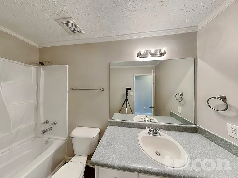 101 Midland Dr — Photo 18
