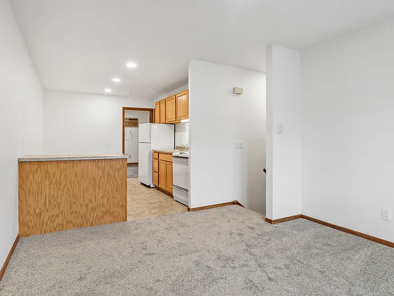 881 Janesville St #5 — Photo 6