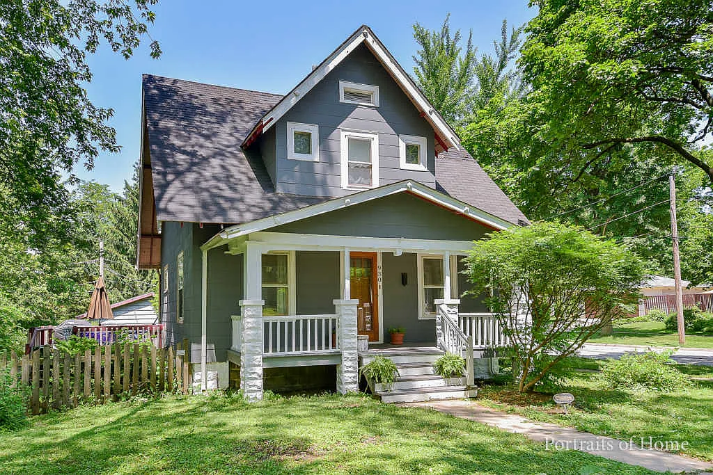 930 Summit St photo 1