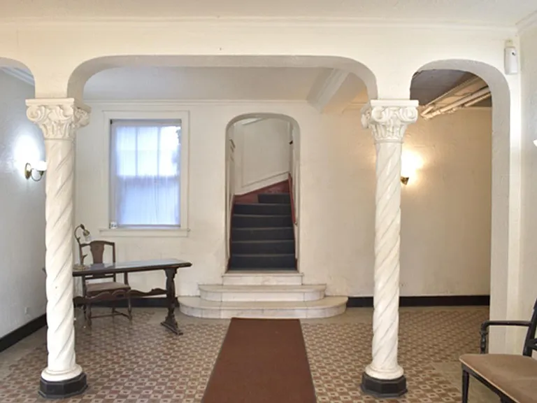 2129 N Dayton St #201 — Photo 9