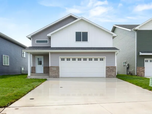 2617 38th Ave S, Moorhead, MN 56560