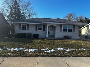 1671 Thornton Dr, Oshkosh, WI 54904