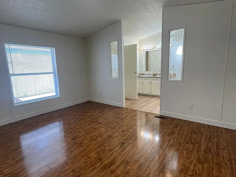 333 N Meldrum St #1 — Photo 6