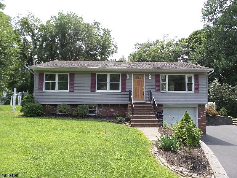 1st image of 16 Lincoln Ave