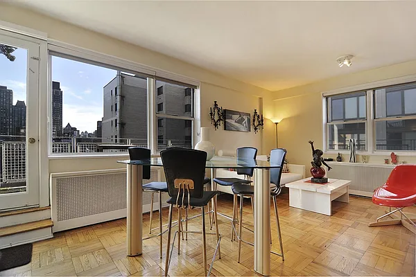 Rented by Corcoran | media 19